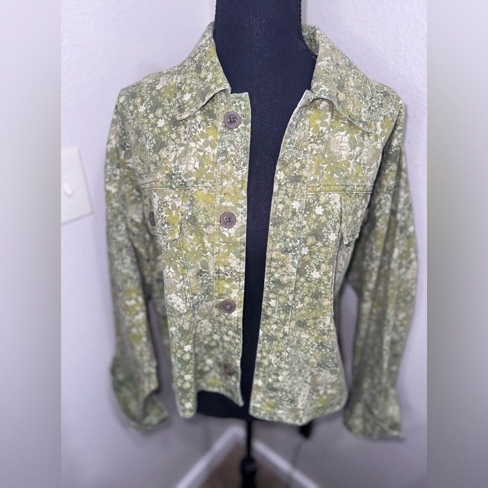 Wild Fable Women’s Green Floral Cottagecore‎ Cropped Canvas Shacket NWT- Medium - Picture 4 of 10
